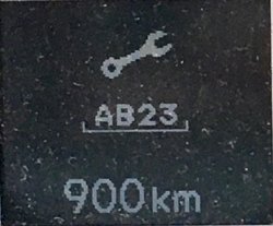 In 900 km ist der Service AB23 fällig. 