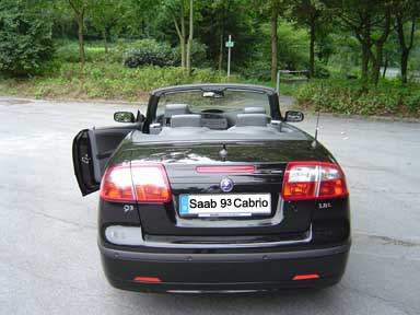 Saab 9-3 Cabrio offen — Ansicht von hinten. 